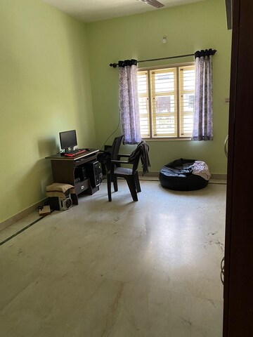Master Bedroom in 2 BHK Independent House at Hsr Layout Sector 2 – for Rent