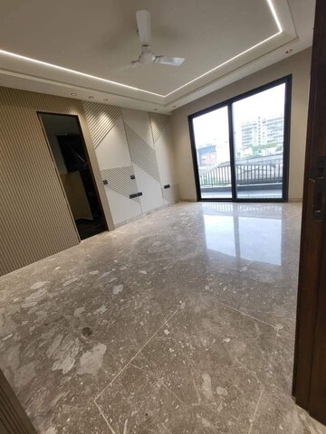 Room in 3 BHK Apartment at Saket – for Rent