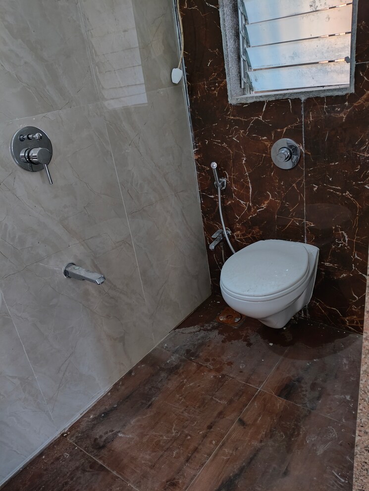 Bathroom, avant-hillway 1 Bedroom 450 Sq.Ft. Apartment In Goregaon East Mumbai 7880022