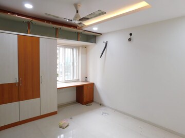 Room in 3 BHK Builder Floor at Kondapur – for Rent