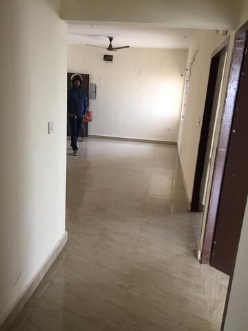 Room in 3 BHK Apartment at LDA Parijaat Apartments, Faizabad Road – for Rent
