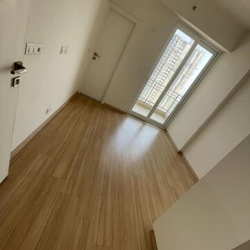 Furnished Amenities in 3 BHK Apartment at DLF The Primus, Sector 82a – for Rent