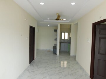 Room in 3 BHK Builder Floor at Kondapur – for Rent