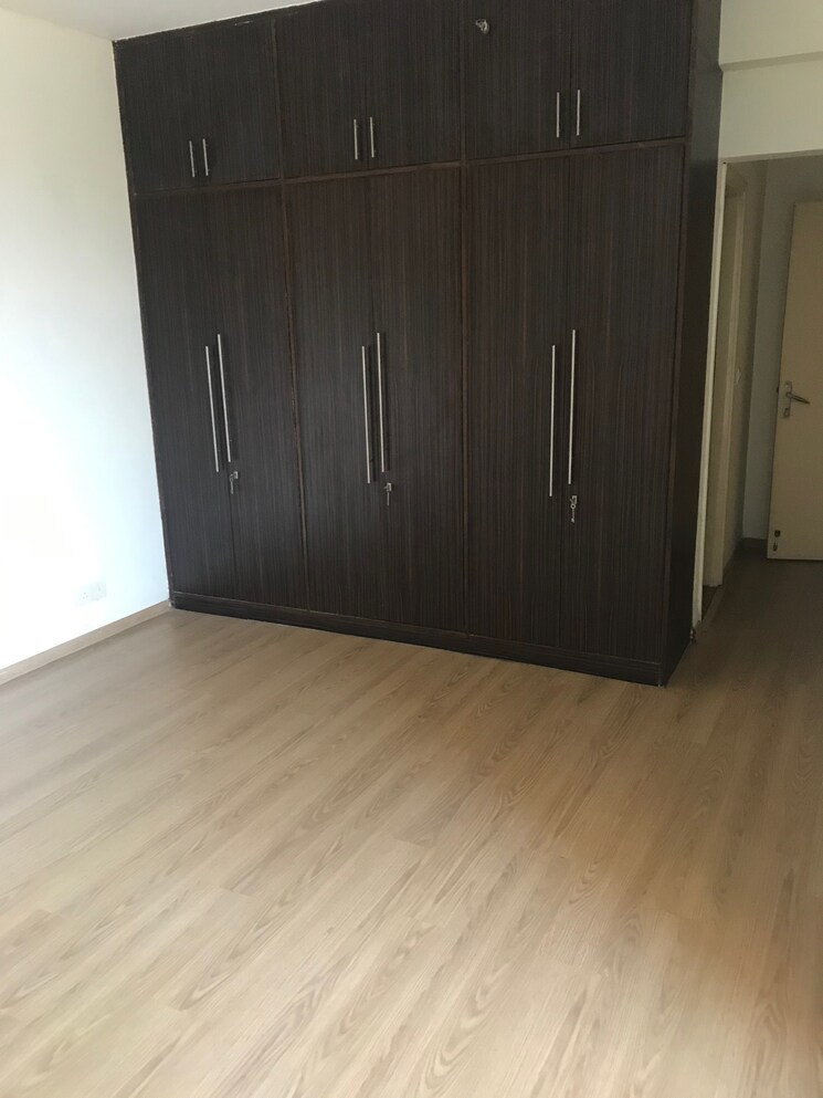 undefined, dlf-the-summit 4 Bedroom 3400 Sq.Ft. Apartment In Dlf Phase V Gurgaon 7880068