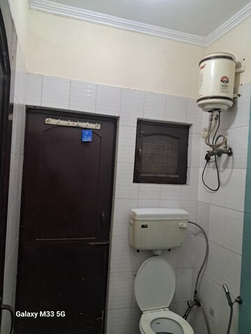 Bathroom in 1 BHK Apartment at Sector 47 – for Rent