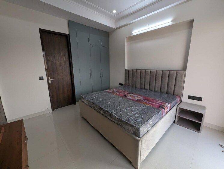Bedroom, sector 57 3 Bedroom 300 Sq.Yd. Builder Floor In Sector 57 Gurgaon 7880185