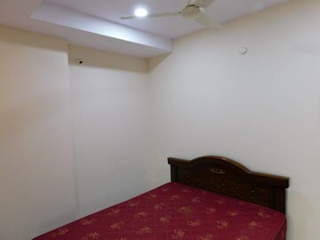 Room in 2 BHK Builder Floor at Kondapur – for Rent