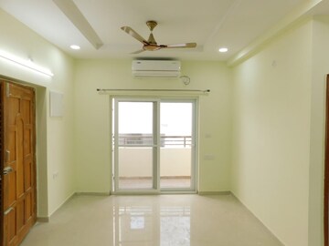Master Bedroom in 2 BHK Builder Floor at Kondapur – for Rent
