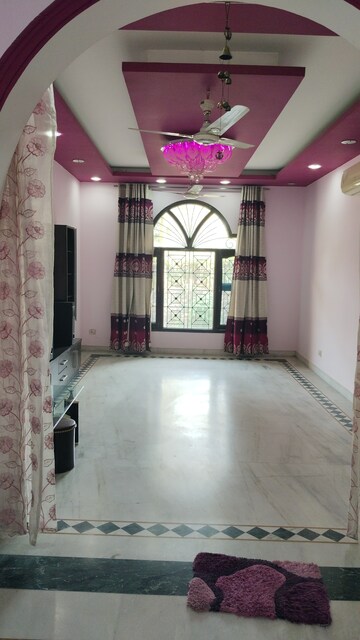 3 BHK Builder Floor For Rent in Sector 42