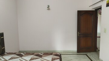 Furnished Amenities in 3 BHK Builder Floor at Sector 42 – for Rent
