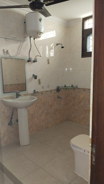 Bathroom in 3 BHK Builder Floor at Sector 42 – for Rent