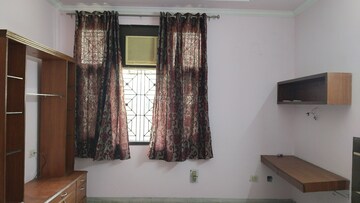 Master Bedroom in 3 BHK Builder Floor at Sector 42 – for Rent