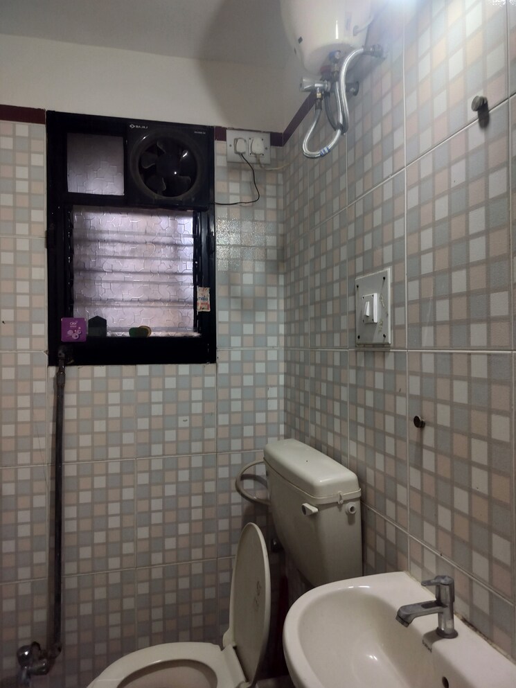 Bathroom, magarpatta-daffodils-apartment 2 Bedroom 1000 Sq.Ft. Apartment In Hadapsar Pune 7880332
