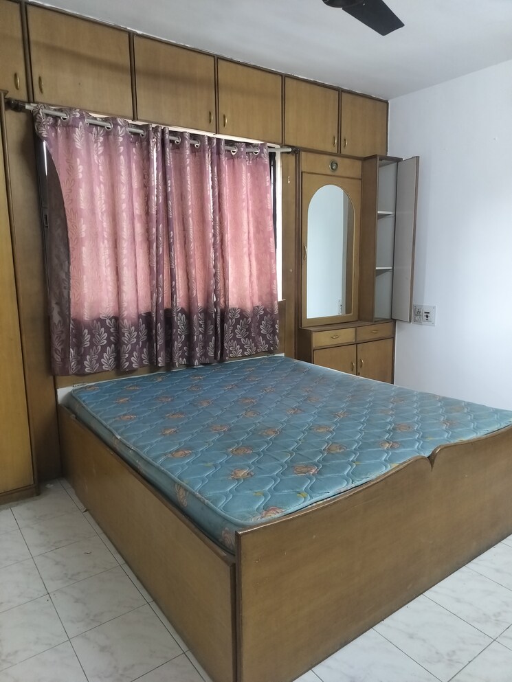 Bedroom, magarpatta-daffodils-apartment 2 Bedroom 1000 Sq.Ft. Apartment In Hadapsar Pune 7880332