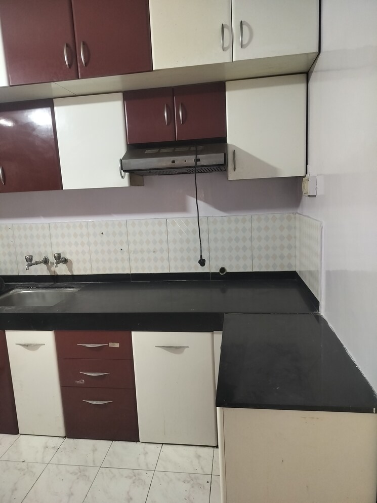 Kitchen, magarpatta-daffodils-apartment 2 Bedroom 1000 Sq.Ft. Apartment In Hadapsar Pune 7880332