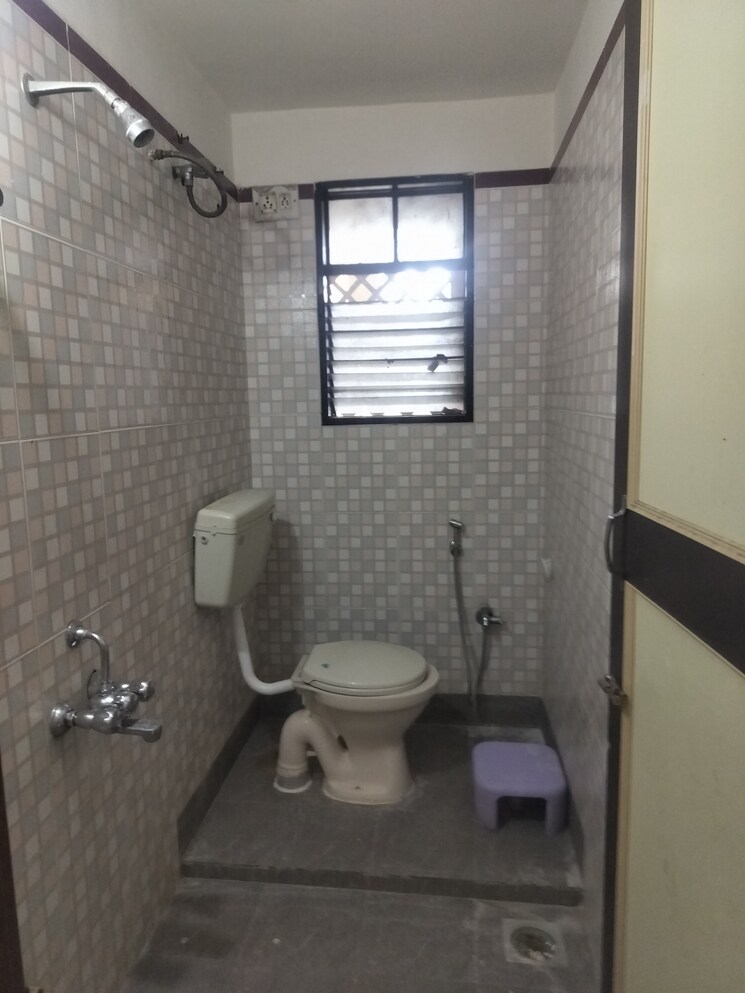 Bathroom, magarpatta-daffodils-apartment 2 Bedroom 1000 Sq.Ft. Apartment In Hadapsar Pune 7880332