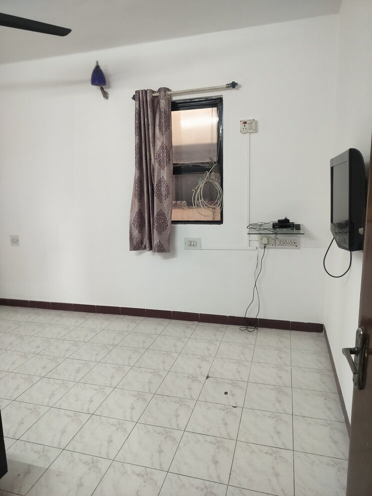 Master Bedroom, magarpatta-daffodils-apartment 2 Bedroom 1000 Sq.Ft. Apartment In Hadapsar Pune 7880332