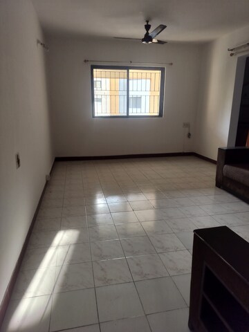 Master Bedroom in 2 BHK Apartment at Magarpatta Daffodils Apartment, Hadapsar – for Rent