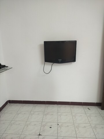Furnished Amenities in 2 BHK Apartment at Magarpatta Daffodils Apartment, Hadapsar – for Rent