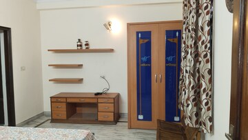 Living Room in 3 BHK Builder Floor at Sector 42 – for Rent