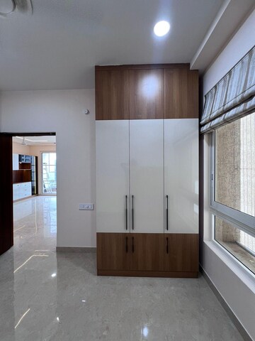 Room in 3 BHK Apartment at Aurobindo Kohinoor, Serilingampally – for Rent