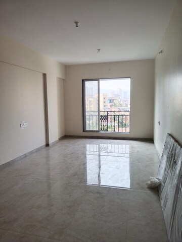 Room in 2 BHK Builder Floor at Sunteck One World, Naigaon East – for Sale