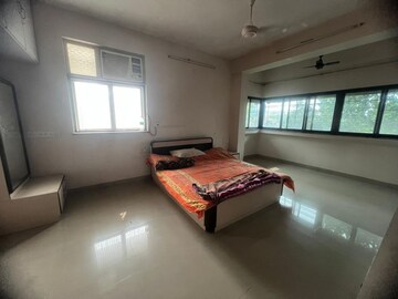 Bedroom in 3 BHK Apartment at Sion East – for Rent