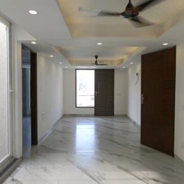 Building Lobby in 5 BHK Penthouse at Mahindra Luminare, Sector 59 – for Sale