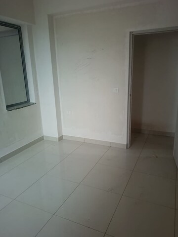 Room in 2 BHK Apartment at Godrej Seven, Joka – for Sale