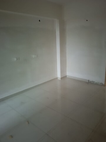 Room in 2 BHK Apartment at Godrej Seven, Joka – for Sale