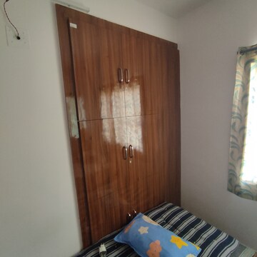 Furnished Amenities in 2 BHK Apartment at Fatehgunj – for Rent
