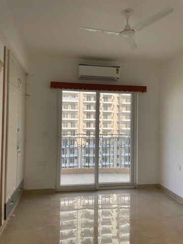 Room in 3 BHK Builder Floor at Hauz Khas – for Rent