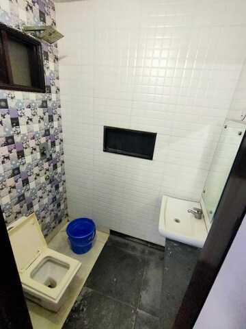 Bathroom in 2 BHK Builder Floor at Uttam Nagar – for Rent
