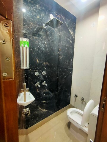 Bathroom in 2 BHK Builder Floor at Uttam Nagar – for Rent