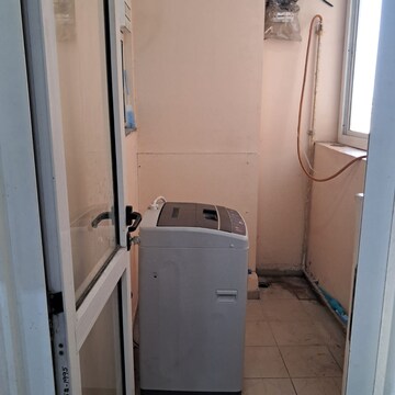 Bathroom in 3 BHK Apartment at Ambala Highway – for Rent