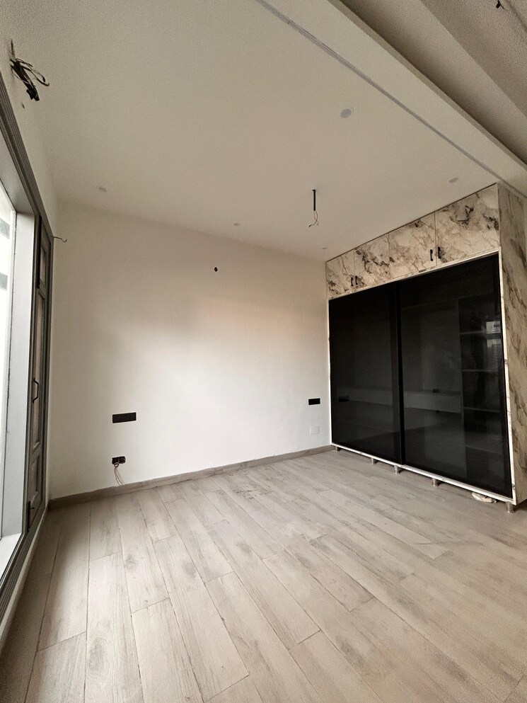 Room, sector 123 4 Bedroom 200 Sq.Yd. Independent House In Sector 123 Mohali 7880878