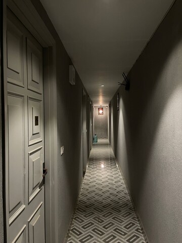 Building Lobby in 1 RK Builder Floor at Vasant Kunj – for Rent