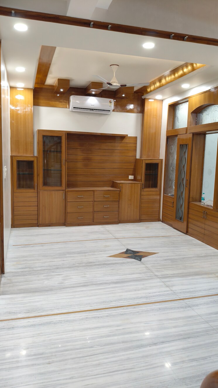 Room, sector 21 6 Bedroom 350 Sq.Yd. Villa In Sector 21 Panchkula 7880983