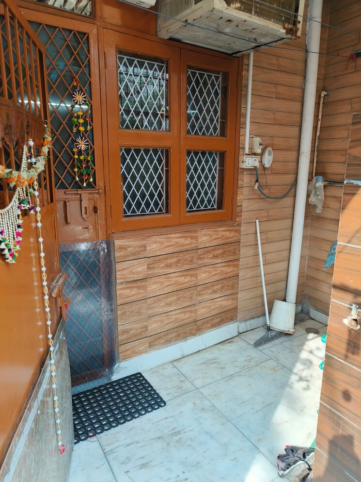 Balcony, shalimar garden extension 1 2 Bedroom 1000 Sq.Ft. Builder Floor In Shalimar Garden Extension 1 Ghaziabad 7881008