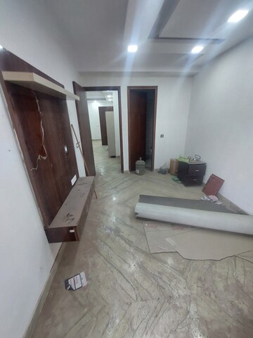 Room in 2 BHK Builder Floor at Delhi Cantonment – for Sale