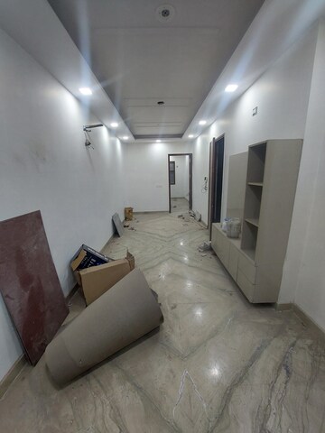 Building Lobby in 2 BHK Builder Floor at Delhi Cantonment – for Sale
