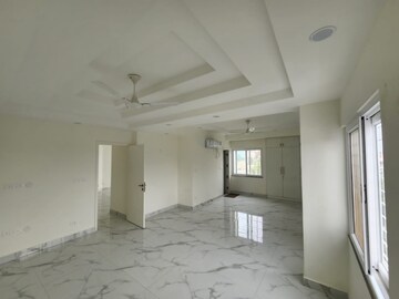 Building Lobby in 3 BHK Apartment at SNS Palace, Mg Road – for Rent