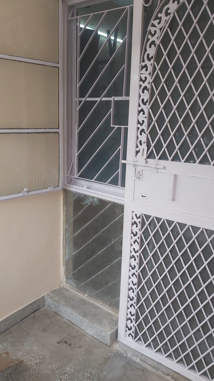 Master Bedroom, mayur vihar 1 2.5 Bedroom 850 Sq.Ft. Apartment In Mayur Vihar 1 Delhi 7881037