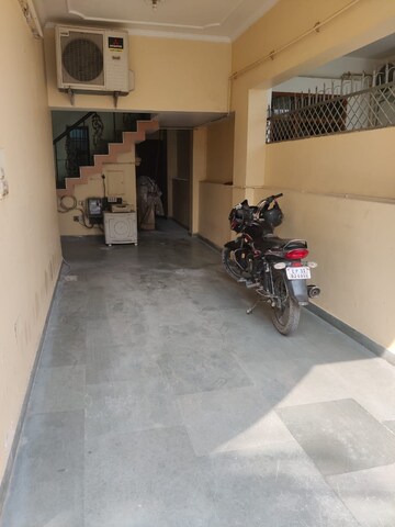 Parking in 3.5 BHK Independent House at Gomti Nagar – for Sale