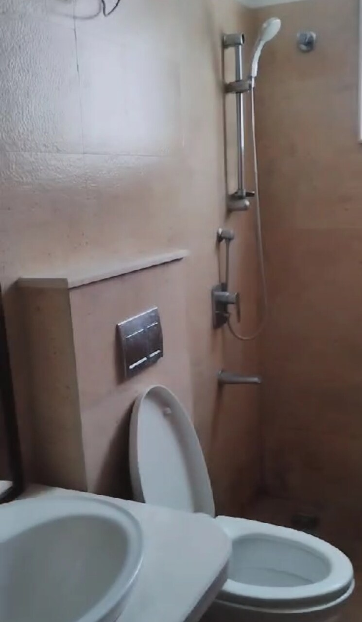 Bathroom, srr-aqua 3 Bedroom 2400 Sq.Ft. Apartment In Halasuru Bangalore 7881102