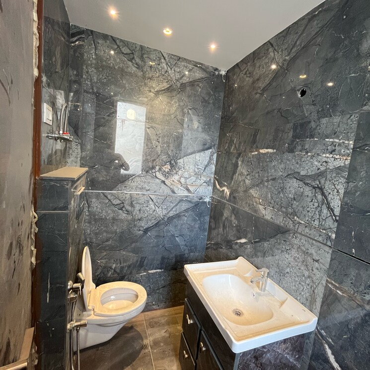Bathroom, south delhi 4 Bedroom 1800 Sq.Ft. Builder Floor In South Delhi Delhi 7881111