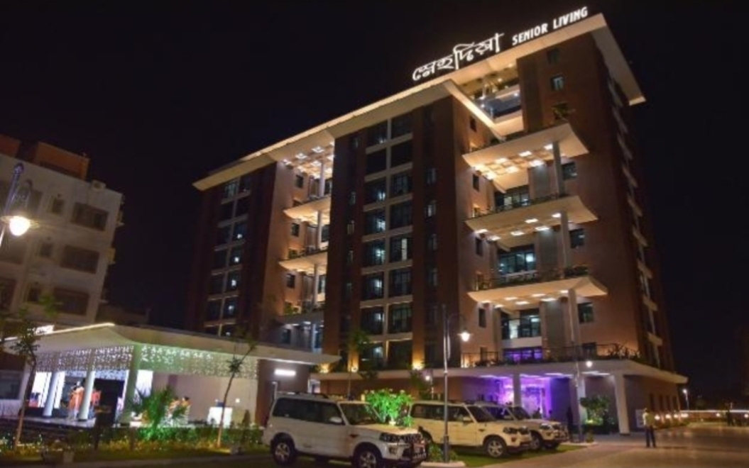 2 BHK + Study Room Apartment For Sale in Lig 2bhk