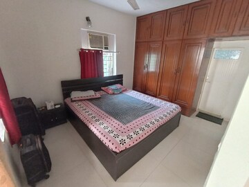 Bedroom in 2 BHK Apartment at Sea Pebbles Apartment, Bandra West – for Rent