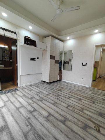 Building Lobby in 3 BHK Builder Floor at Ocus Quantum, Sector 51 – for Rent