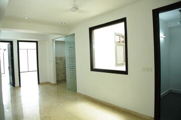 Room in 3 BHK Builder Floor at Greater Kailash I – for Rent